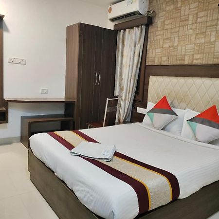 Hotel Khaleej Residency Near U S Embassy Chennai Esterno foto