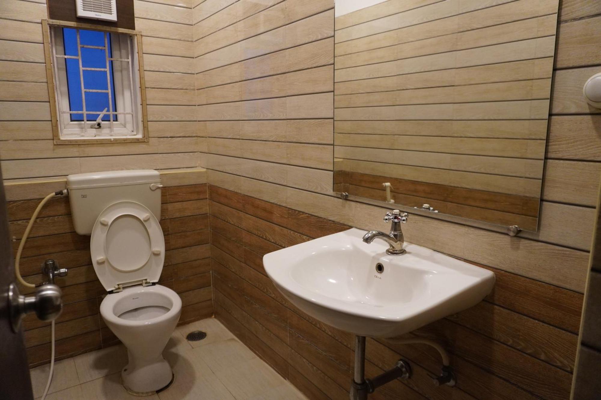 Hotel Khaleej Residency Near U S Embassy Chennai Esterno foto